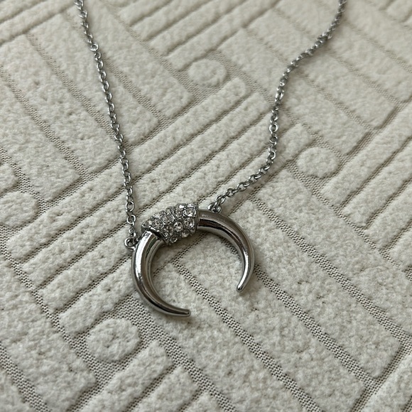 BANANA REPUBLIC necklace NWT - Picture 1 of 4